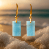 Orecchini con pietre blu brillanti